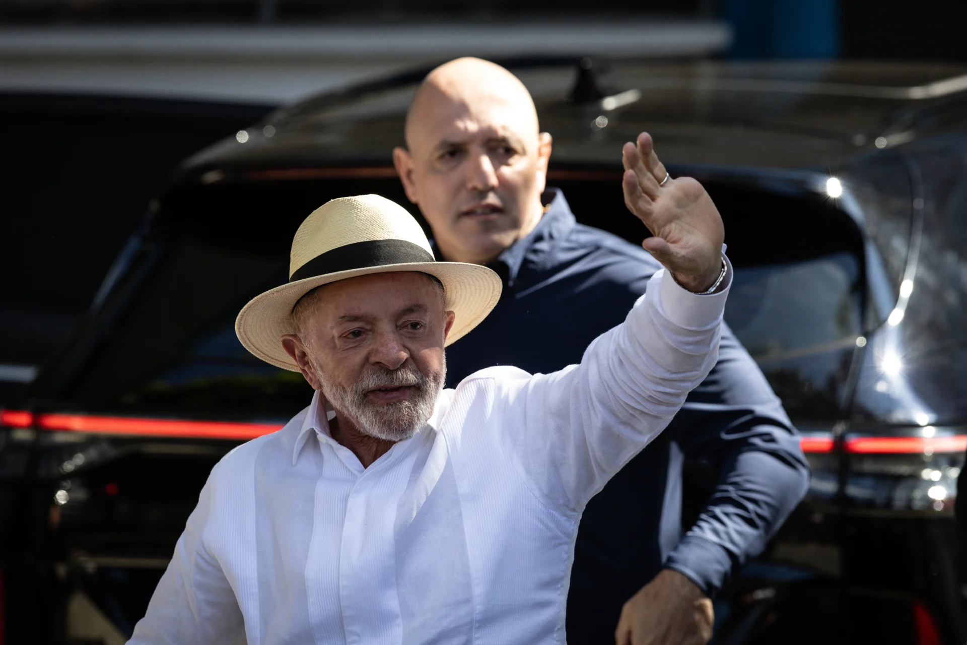 Lula diz estar confiante em vitória e volta a falar em escolha entre democracia e barbárie