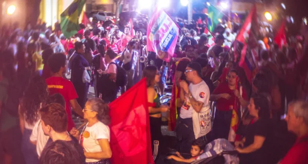 Ministro do TSE rejeita pedido do Novo para barrar atos de artistas em apoio a Lula