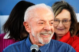 Lula mantém liderança sobre Flávio Bolsonaro em índice de popularidade digital após debate