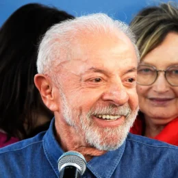 Lula mantém liderança sobre Flávio Bolsonaro em índice de popularidade digital após debate