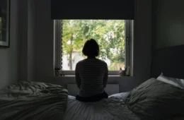 Solidão é o fator mais ligado à pior saúde mental no Brasil, mostra pesquisa