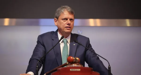 Tarcísio se reelege em São Paulo com 62,85% dos votos válidos; Haddad fica em 2º