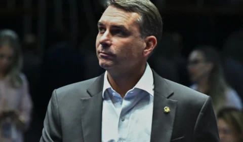 Plano de Flávio prevê revisão da Previdência sem dar garantias sobre aposentadoria e reajustes