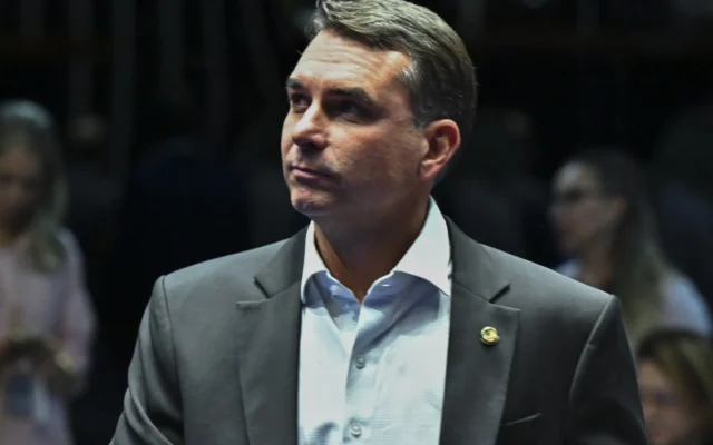 Plano de Flávio prevê revisão da Previdência sem dar garantias sobre aposentadoria e reajustes