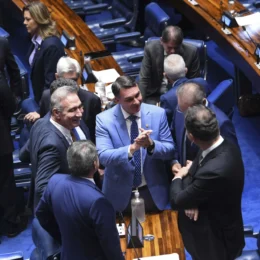 Centrão articula volta das bets após eleição e aposta em apoio de Flávio