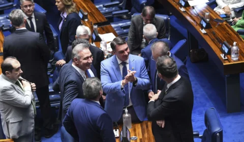 Centrão articula volta das bets após eleição e aposta em apoio de Flávio