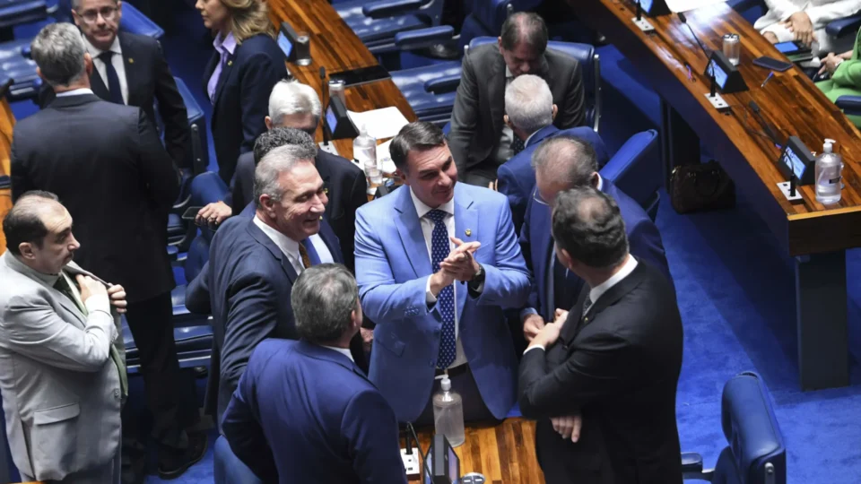 Centrão articula volta das bets após eleição e aposta em apoio de Flávio