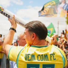 Flávio defendeu milícias e atacou juízas que enfrentaram policiais criminosos