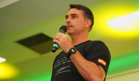 Derrotado por Lula, Flávio Bolsonaro ficará sem mandato e perderá foro privilegiado em 2027