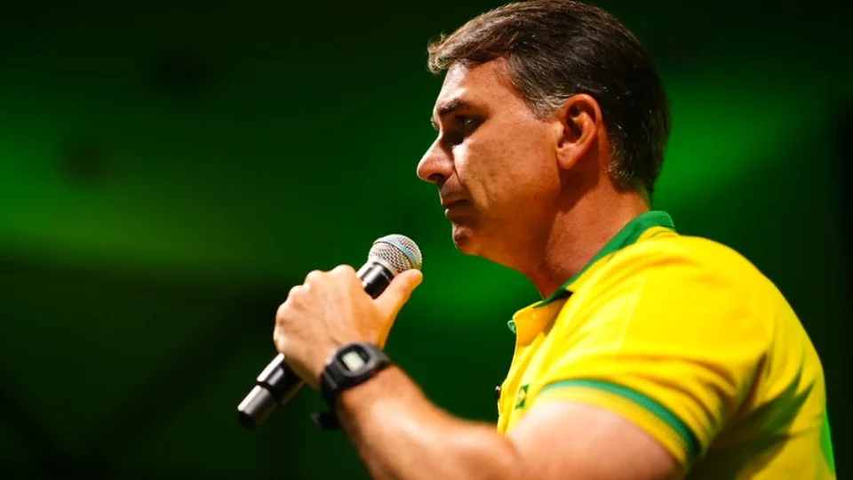 Especialista vê risco em plano de Flávio: ‘Pessoas não foram às urnas para mudar de Constituição’