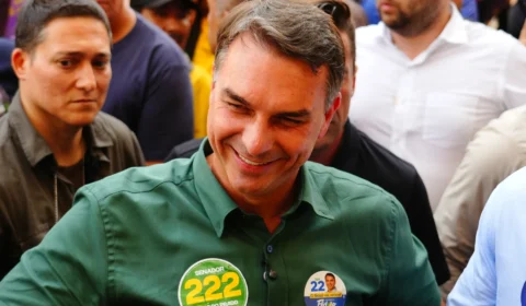 Emendas parlamentares de Flávio Bolsonaro pagam empresas acusadas de cartel pela PF