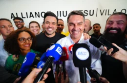 Plano de Flávio Bolsonaro ameaça ajuda a gestantes, saúde mental e outros direitos