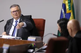 Dino encerra ação sobre Nossa Senhora e diz que TSE derrubou censura em massa