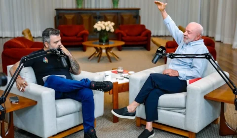 Podcast com Lula teve o triplo de audiência da live de Flávio Bolsonaro