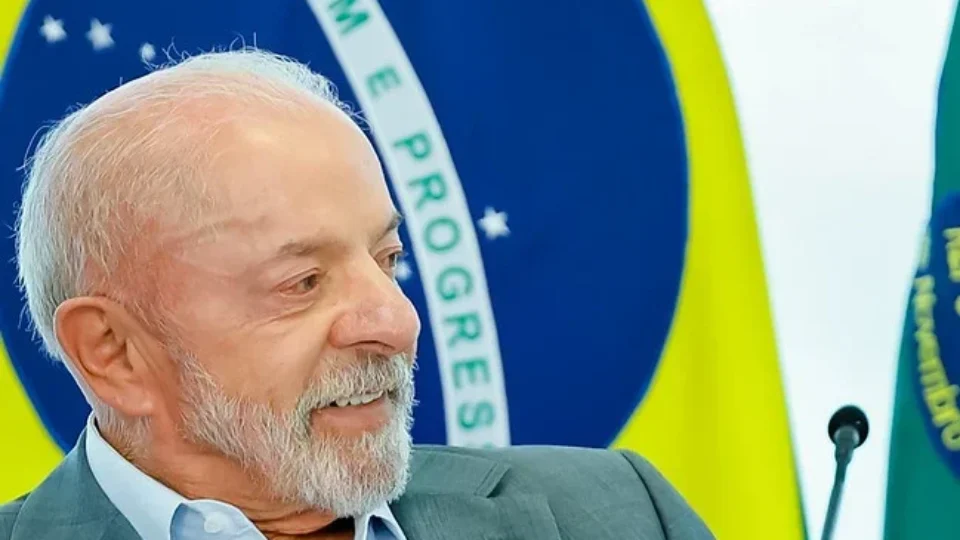 TSE proíbe Globo de exibir cadeira vazia de Lula em debate presidencial
