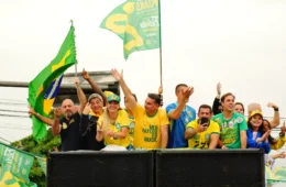Flávio chega ao 2º turno com discurso centrado em ataques ao PT