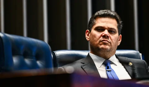 Alcolumbre adia PEC da Segurança Pública para evitar disputa sobre maioridade
