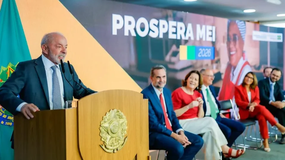 Lula anuncia perdão de dívidas de MEIs e envio da PEC da Tarifa Zero ao Congresso