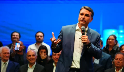 Flávio discutiu com empresários plano para elevar idade de aposentadoria e rever Bolsa Família