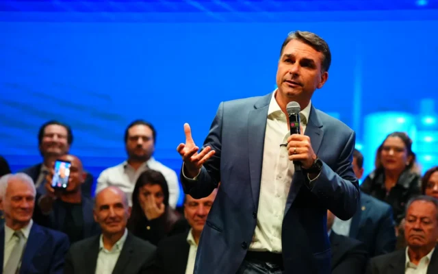 Flávio discutiu com empresários plano para elevar idade de aposentadoria e rever Bolsa Família