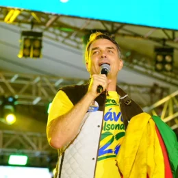 Flávio votou contra proibir incentivo a turismo sexual: ‘Mulheres são patrimônio turístico’