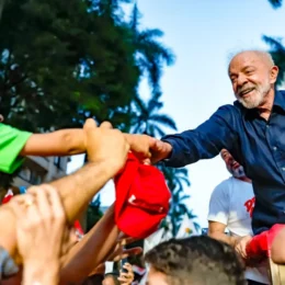 LULA É REELEITO PRESIDENTE DA REPÚBLICA