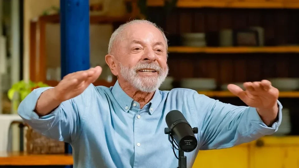 Lula denuncia ‘banditismo’ na falta de ônibus e pede prorrogação da votação: ‘Não desistam de votar’