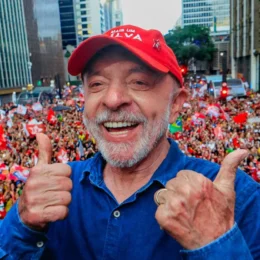 Lula terá de escolher entre duas gerações para formar o seu novo ministério