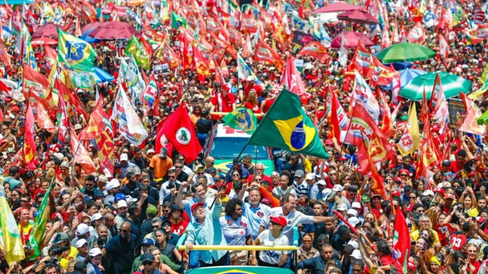 Maior virada de Lula, RJ encerra ciclo de vitórias bolsonaristas na capital fluminense