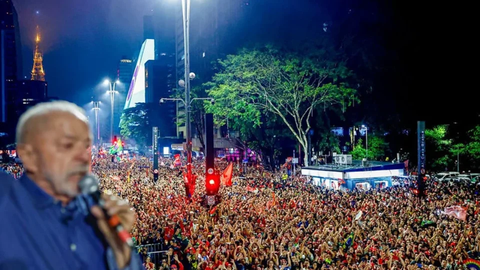 Vitória de Lula leva multidões às ruas do Rio e de São Paulo; veja comemorações