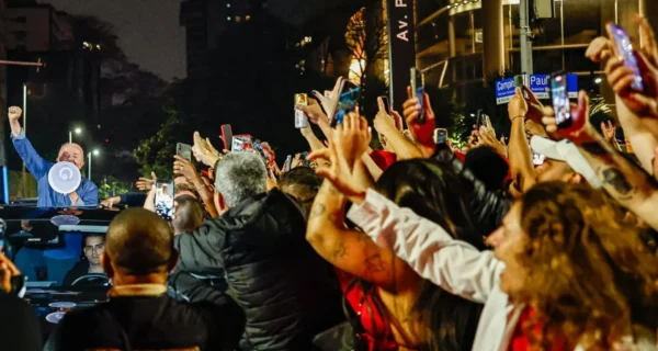 Deputados pedem à PF investigação nacional sobre perseguição a eleitores de Lula