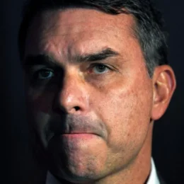 Campanha de Flávio pagou empresa de sistema de IA para manipular eleições, diz site