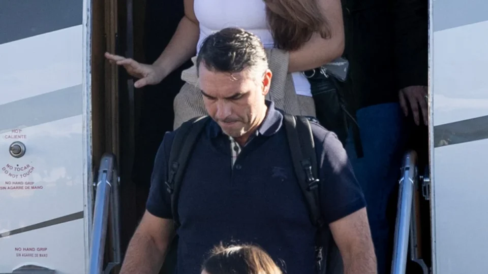 Flávio entrou nos EUA com registro humanitário que autoriza permanência de um ano