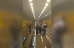 Chuva põe SP em estado de atenção, e carros ficam boiando no túnel do Anhangabaú