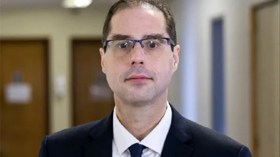 Economista de Flávio Bolsonaro assinou parecer contra piso do frete dos caminhoneiros