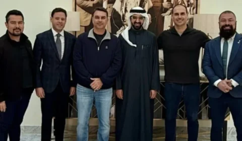 As viagens de Flávio e Eduardo Bolsonaro ao Bahrein após avanço de investigações no STF