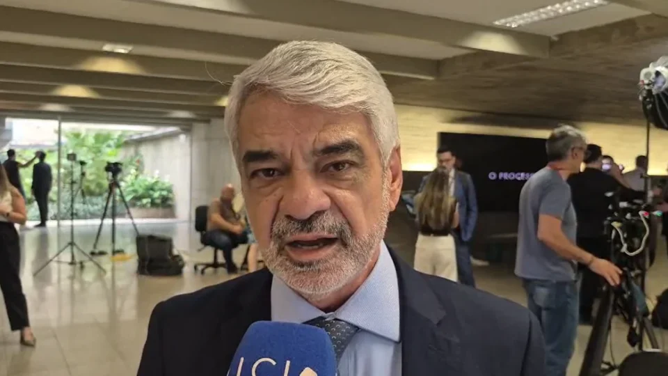 Humberto Costa vê cálculo eleitoral em apoio de Flávio ao fim da 6×1