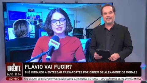 Flávio Bolsonaro foi intimado a entregar os passaportes