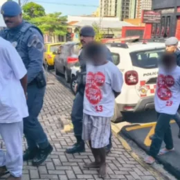 PMs invadiram casa, tomaram camisetas do PT de militantes e vestiram detidos, diz deputada