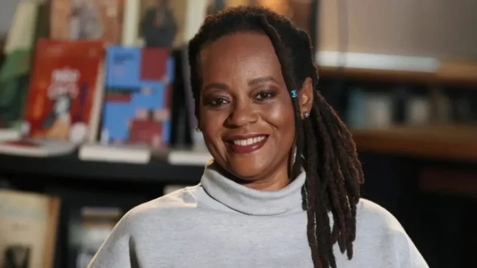 Eliana Alves Cruz é primeira mulher negra a ganhar o Jabuti de Melhor Romance Literário