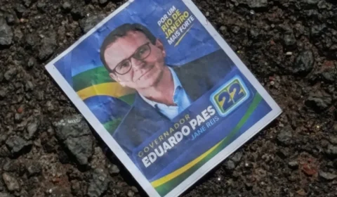 Santinhos de Paes aparecem com número de Ruas e confundem eleitores no RJ