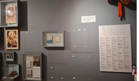 Governo de direita da Colômbia remove obras LGBTQIA+ e feministas de museu