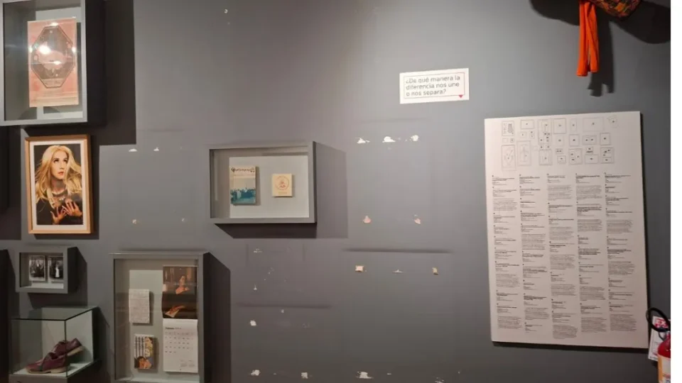 Governo de direita da Colômbia remove obras LGBTQIA+ e feministas de museu