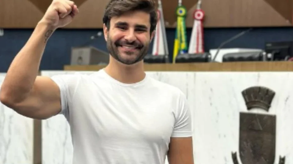 Pedro Rousseff sofre acidente de carro a caminho da apuração eleitoral em SP