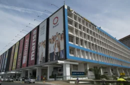 Shopping é condenado a indenizar idoso que caiu em estacionamento no DF