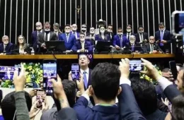 PL cresce de 98 para 121 deputados e avança sobre Centrão no Congresso