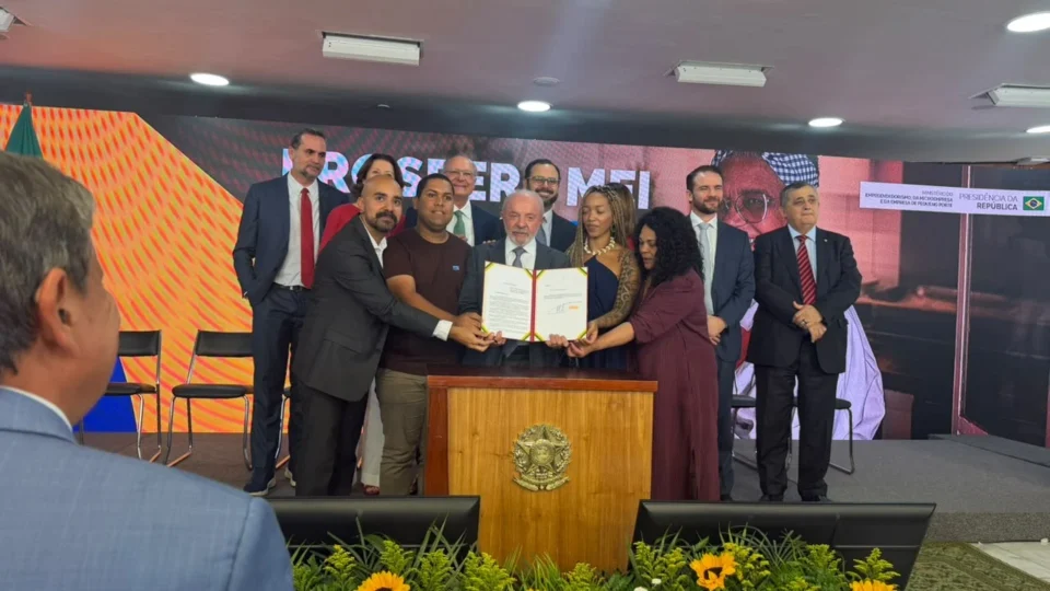 Lula anuncia perdão de dívidas de MEIs e pacote para ampliar acesso ao crédito