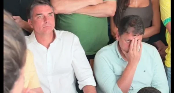 Derrota de Flávio Bolsonaro aponta para reorganização da direita e nova disputa pelo espólio do pai
