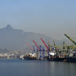 Previsão de superávit comercial de 2026 cai para US$ 84,4 bilhões