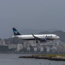 MPT pede R$ 3 milhões à Azul por denúncias de assédio moral organizacional